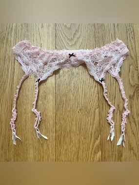 3/$15 Victorias Secret Pink Garter